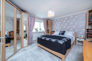 Principal bedroom- click for photo gallery